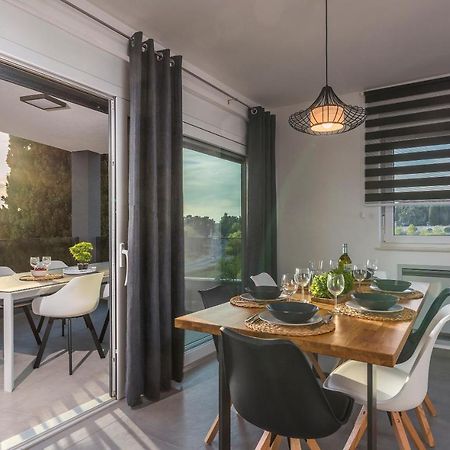 Apart Residence-Galant Ровинь Экстерьер фото