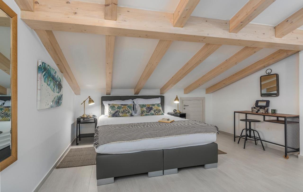 Apart Residence-Galant Ровинь Экстерьер фото