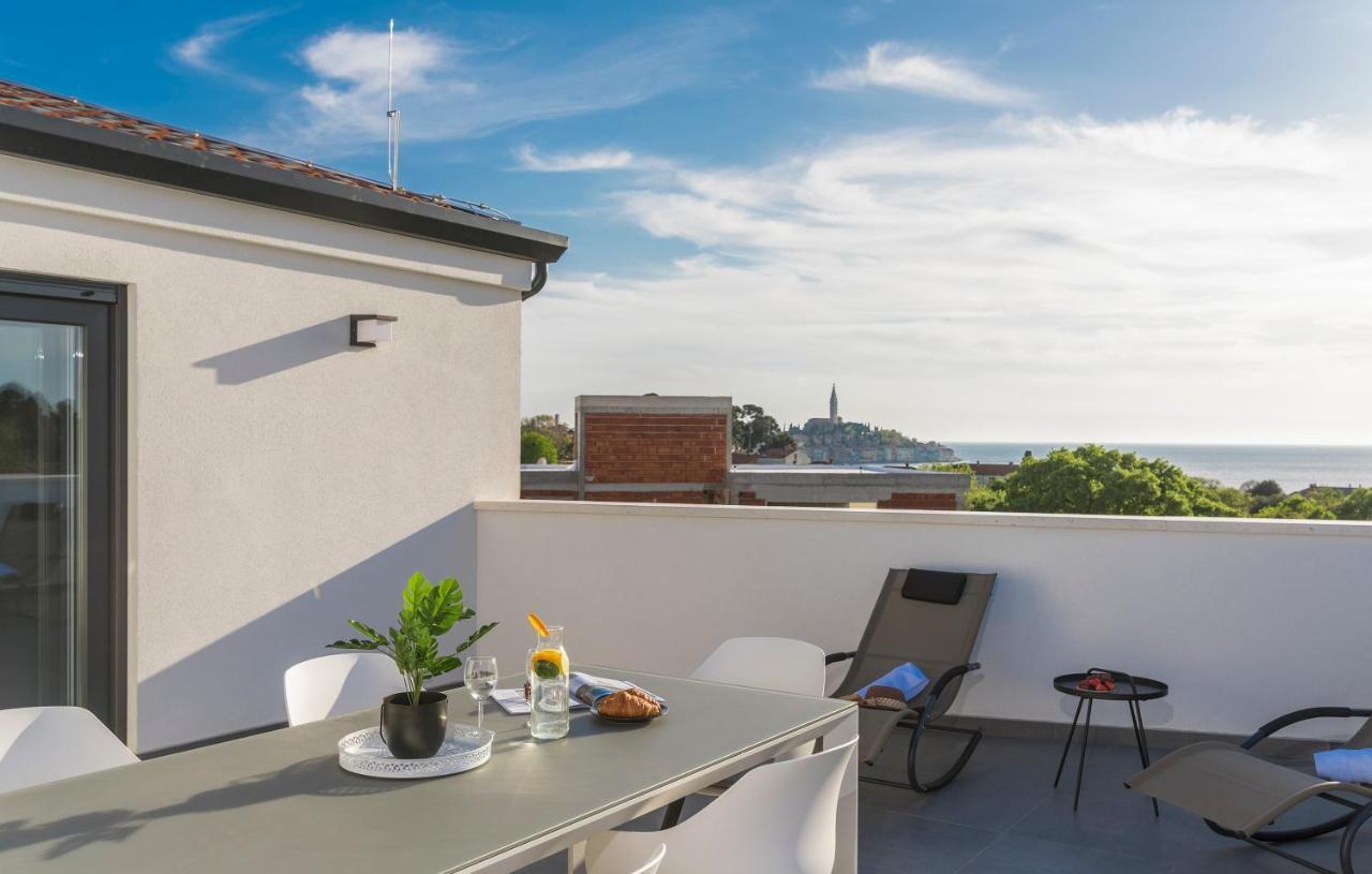 Apart Residence-Galant Ровинь Экстерьер фото