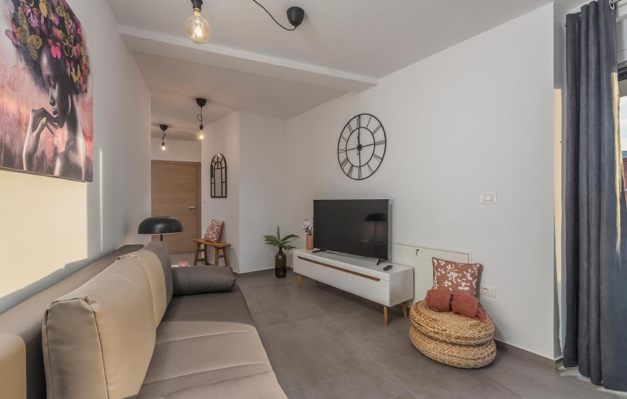 Apart Residence-Galant Ровинь Экстерьер фото