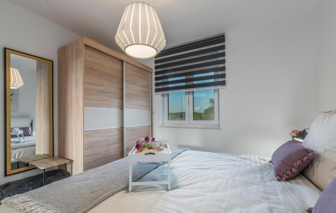 Apart Residence-Galant Ровинь Экстерьер фото