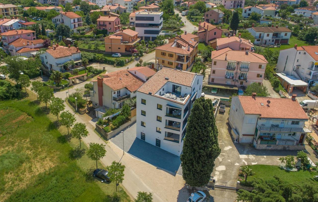 Apart Residence-Galant Ровинь Экстерьер фото