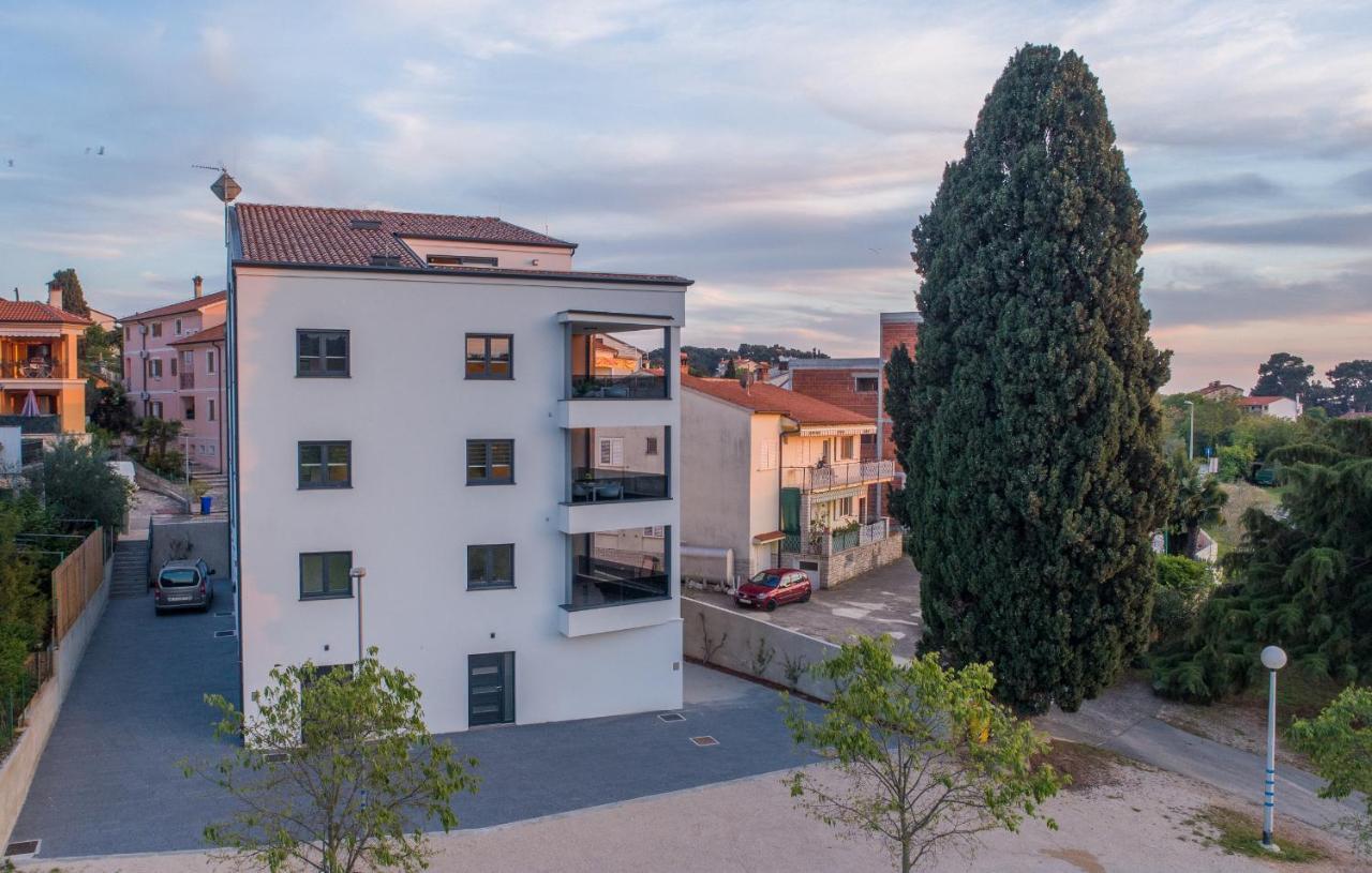 Apart Residence-Galant Ровинь Экстерьер фото